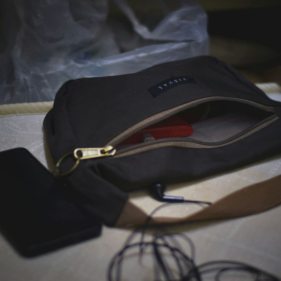 A black and red sling