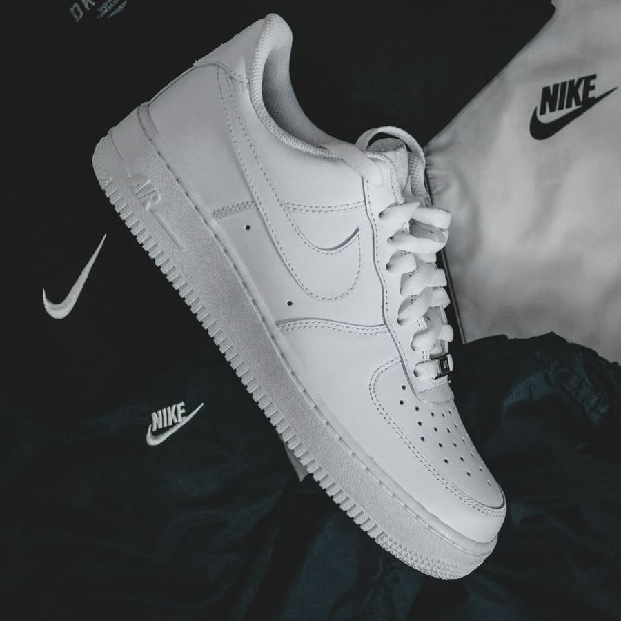 Runner 2 — Triple White
