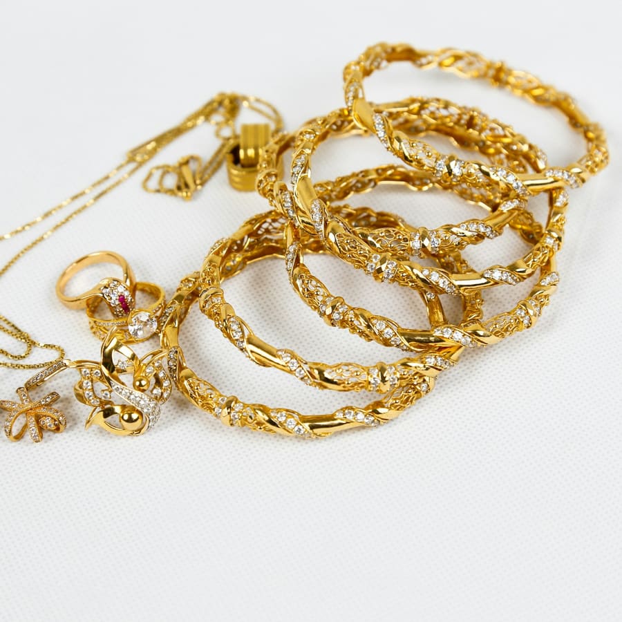 Medium T-Bar on Belcher Chain