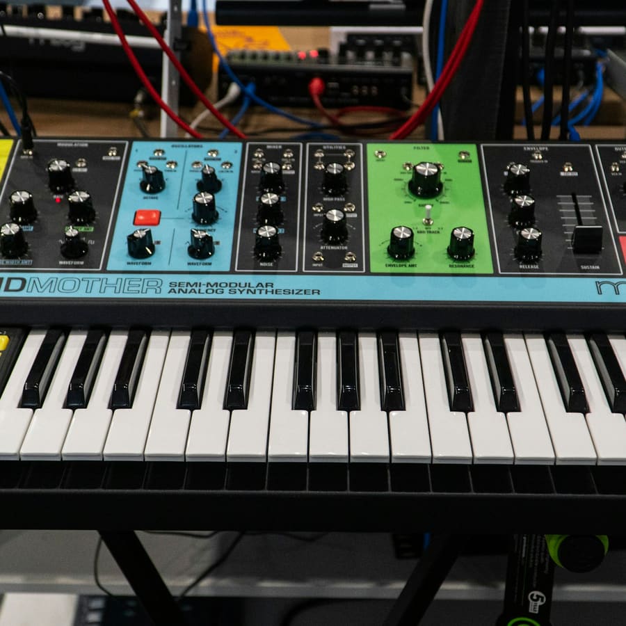 HV-6 Polyphonic Desktop